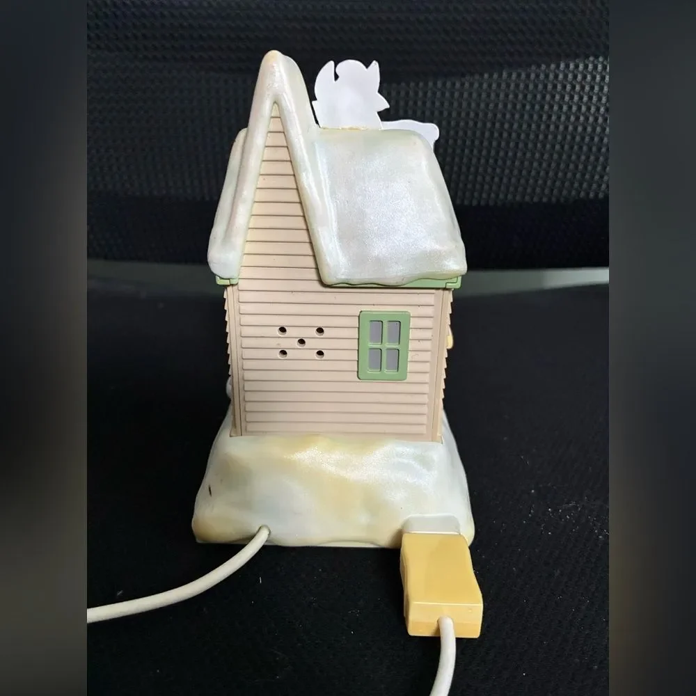 Hallmark 2009 Caroling Cottage Ornament Christmas Holiday Noel - Light/Music